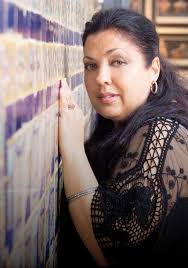 Versos olvidados' de Angelita Montoya se suspende