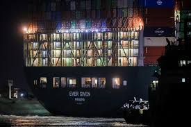 ضاقت وساع الفيافي والوعد متن السفينـه. Qjezt9waqgee5m