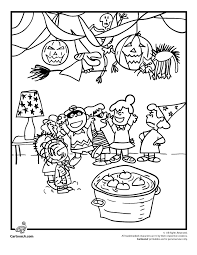 Charlie Brown Halloween Party Halloween Coloring Pages Halloween Coloring Charlie Brown Halloween