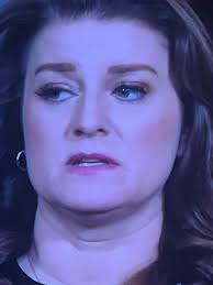 What is the fashion statement behind Robin's eyebrows?