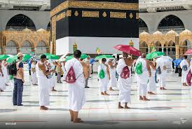 It is a day off for the general population, and schools and most businesses are closed. Hajj 2020 Begins 1000 Pilgrims Of All Ethnicities On Way To Arafat Ummid Com