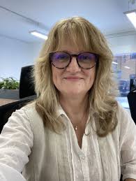 Hello to all my new connections 😎 I support women in senior agency roles  to help them to stop running themselves ragged and get their lives back.  They tell me that they