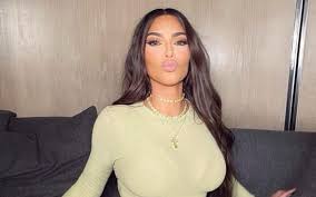 Dries mertens en kat kerkhofs draaien een set op rock werchter. Kim Kardashian Toont Trots Haar Vrouwelijke Vormen In Kleine Bikini Wauw Dit Is Heet Nieuws365