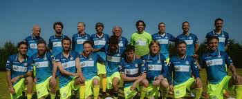 La telecronaca della partita è affidata a pierluigi pardo, affiancato dalle voci di gene gnocchi e paolo vallesi. Cl8vu0gnticyjm