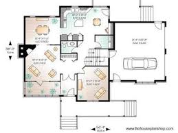 Este plano de casa de campo con corredores posee una estructura sencilla, y una terminación simple, tanto en la fachada como en el interior, pero ello si continuamos observando la disposición de éste plano de casa rectangular de 112 metros cuadrados notaremos que la cocina, el comedor y el living. Planos De Casas De Campo Paperblog