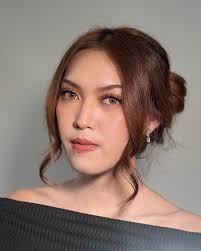 Glam looks for Ms. Sandra