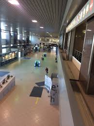 Doar 600 de călători dintre cei peste 10.000 care trec zilnic prin aeroportul de la otopeni folosesc noul tren spre gara de nord. Videoreportaj Spectrele MorÈ›ii La Otopeni Imagini De Neimaginat Vreme De 30 De Ani Evenimentul Zilei