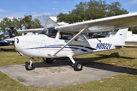 Welcome to the cessna 172 club, the only online club and forum dedicated exclusively to the world's most prolific aircraft, the cessna 172! Introductory Flight Single Engine Cessna 172 Tampa Bay Aviation