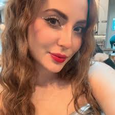 Lorena Stevenson's Instagram, Twitter & Facebook