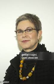 938 Geschäftsführerin Stock Photos, High-Res Pictures, and Images