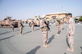 دشن الأمير محمد بن سلمان ولي العهد السعودي 8 مشاريع سكنية وطبية لمنسوبي وزارة الدفاع بعدد من مناطق المملكة وذلك ضمن المشروعات التنموية الجديدة التي نفذتها وأنجزتها الوزارة مؤخرا. ÙˆÙƒØ§Ù„Ø© Ø£Ù†Ø¨Ø§Ø¡ Ø§Ù„Ø¥Ù…Ø§Ø±Ø§Øª ÙƒØ¨Ø§Ø± Ø¶Ø¨Ø§Ø· ÙˆØ²Ø§Ø±Ø© Ø§Ù„Ø¯ÙØ§Ø¹ ÙŠÙ‚Ø¯Ù…ÙˆÙ† ØªÙ‡Ø§Ù†ÙŠ Ø§Ù„Ø¹ÙŠØ¯ Ù„Ø¶Ø¨Ø§Ø· ÙˆØ¶Ø¨Ø§Ø· ØµÙ ÙˆØ£ÙØ±Ø§Ø¯ Ø§Ù„Ù‚ÙˆØ§Øª Ø§Ù„Ù…Ø³Ù„Ø­Ø©