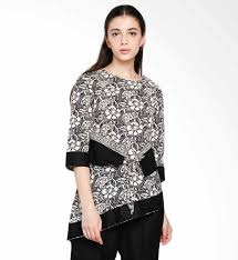 Yuk intip model baju yang lagi trend 2019 untuk remaja dan dewasa. 49 Model Baju Batik Terbaru Wanita Modern 2021