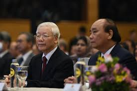 Lãnh đạo đảng, nhà nước cùng trò chuyện với các đại biểu trước khi hội. Aq99b9rgsq0bxm