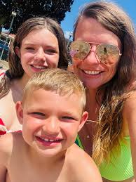 It's been a long time coming but.. the revival of Whiskey Romance is  finally here!! 🎶 I have always dreamed of playing with a full country band  and I can't wait for