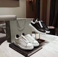 Black And White Alexander Mcqueen Sneakers Alexander Mcqueen Oversized Sneakers Woman Man Shoes White Leather Alexander Mcqueen Sneakers White Sneakers Men White Sneakers Women