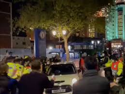 The chelsea midfielder, who turned up for testing at the beginning of the week before being allowed compassionate leave due to his fears over coronavirus, is considered one of the most down to earth stars in the world. What Chelsea Fans Did With N Golo Kante Outside Stamford Bridge After Win Over Real Madrid Football London