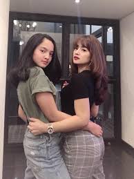 (@monicitraqa) — 592 answers, 2074 likes. Bak Seumuran Ini 6 Potret Kebersamaan Citra Monica Dan Putrinya Hot Liputan6 Com
