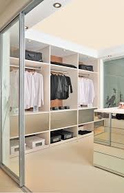 Begehbarer Kleiderschrank Ankleidezimmer Begehbarer Kleiderschrank Begehbarer Kleiderschrank Einrichten Eckkleiderschrank