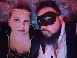 Happy Wednesday to all you wonderful people in AAA GUITARS COMMUNITY  SQUARE!..... I hope you all had a spooktacular Halloween, and are enjoying  the cool fall weather! What were you for Halloween?