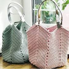 Kim Istemez Bu Cantalari Orgu Orgumodelleri Orgubattaniye Orgubattaniyemodelleri Orgusunum Knitting Orguler Or Orme Cantalar Orgu Tig Isi Canta
