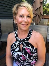 Stephanie Cram's Instagram, Twitter & Facebook