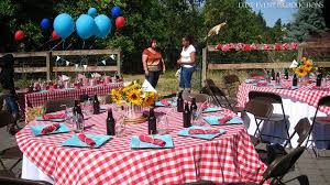 Easy Western Centerpieces Saddles Borrow Or Rent A Horse Saddle And Put It Somewhere L Western Party Decorations Western Theme Party Country Birthday Party