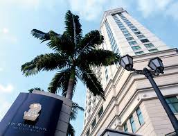 Just use the let us know what you need section of the booking page to let the hotel know you want a ride. Ubersicht The Ritz Carlton Kuala Lumpur