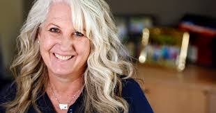 Hillary Hanson's Instagram, Twitter & Facebook