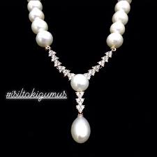 Musteri Icin Dizilen Inci Set 925k Gumus Roz Kaplama Zirkon Tasli Ve Incili Bros Bileklik Kupe Ve Yuzuk 7 Yasinda In 2020 Silver Necklaces Jewelry Pearl Necklace