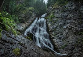 Dacă nu ai ajuns până acum la cascada bigăr, dar vezi poze cu ea, cu siguranță vei spune că pare un loc ireal, prea frumos să existe cu adevărat. 10 Cascade Din Romania La Care Trebuie SÄƒ Ajungi MÄƒcar O DatÄƒ Momondo DescoperÄƒ