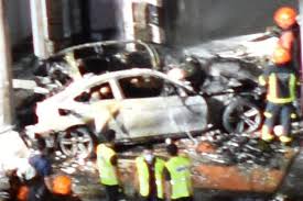 Singapore daily, the straits times, has obtained video footage showing the bmw m4 coupe skidding at around 5.40am last. 5 Die After Car Slams Into Tanjong Pagar Shophouse Fire Breaks Out Singapore News Asiaone