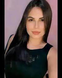 Hola papi, creo que cumples con mis criterios 🥰 ¿Estás casado?