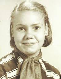 Lorraine Bowles's Instagram, Twitter & Facebook