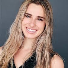 Kellie Morrow's Instagram, Twitter & Facebook