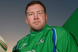 Lam delight after Pro12 record-holder Swift commits to 15th season in  Connacht's ranks