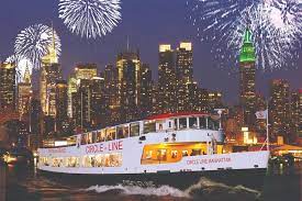 Marvel at the beauty of new york's waterfront and spot the city's landmarks aboard circle line sightseeing cruises. Silvester Bootstour In New York City Mit Der Circle Line 2021 Tiefpreisgarantie