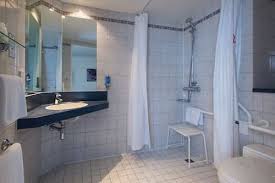 Style of hotel and ambience. Holiday Inn Express London Chingford In Woodford Green Hotels Com