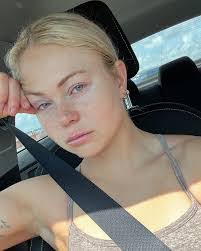 Victoria Mattoon's Instagram, Twitter & Facebook