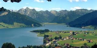 The sihlsee (in english sometimes called lake sihl) is an artificial lake in the swiss canton of schwyz, near the town of einsiedeln. Sihlseetour Radtour Outdooractive Com