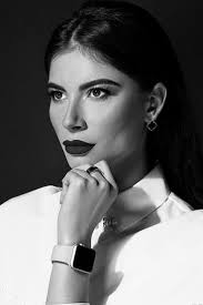 Beatriz Stark (beatrizstarkoficial)