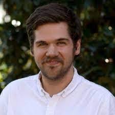 Alexis Satchell's Instagram, Twitter & Facebook