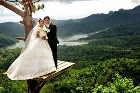 Salah satunya adalah tema jawa dengan nuansa simpel namun elegan. 10 Spot Foto Pre Wedding Di Jogja Yang Oke Banget Ngadem Com