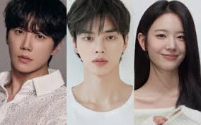 Squid Game' star Lee Jung Jae joins 'Fresh Off the Sea 2,' trades red  carpet for dried pollack farm