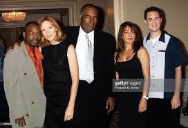 Amy steht hinter der kamera und zeichnet sich für die regie verantwortlich. Pin Auf Gates Mcfadden