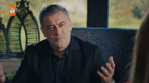 Hızır çakırbeyli, rıdvan ve bağlı olduğu şebekeyle verdiği savaşta sevdiklerini teker teker kaybetmeye başlar. Eskiya Dunyaya Hukumdar Olmaz Hasmet Omur E Emine Ile Evlenmek Istedigini Soyluyor Edho Facebook