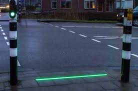 Malah, jalan raya merupakan satu cara yang paling efisien, cepat dan menjimatkan kos pengangkutan di dalam sistem pengangkutan domestik. Mahu Elak Kemalangan Sebuah Bandar Di Belanda Pasang Lampu Isyarat Di Atas Jalan Mekanika