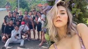 Viral sepupuan nginep dihotel part 6. Viral Bintang Film Dewasa Rusia Eva Elfie Dikerubuti Warga Di Bali Newsjabar Com
