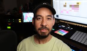 Michael kenji shinoda (篠田 賢治, shinoda kenji) (/ʃɪˈnoʊdə/, born february 11, 1977) is an american musician, rapper, singer, songwiter, record producer, and graphic designer. Linkin Park S Mike Shinoda On Mashing Up Bollywood Hip Hop And Metal Live On Twitch Native Instruments Blog