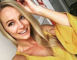 Leah Ring's Instagram, Twitter & Facebook