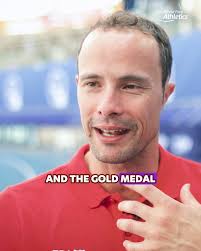 🇨🇭Marcel Hug shares the story behind his iconic silver helmet. , 💬"I  prefer to have the silver helmet